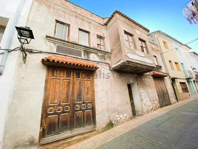 Edificio, Eslida