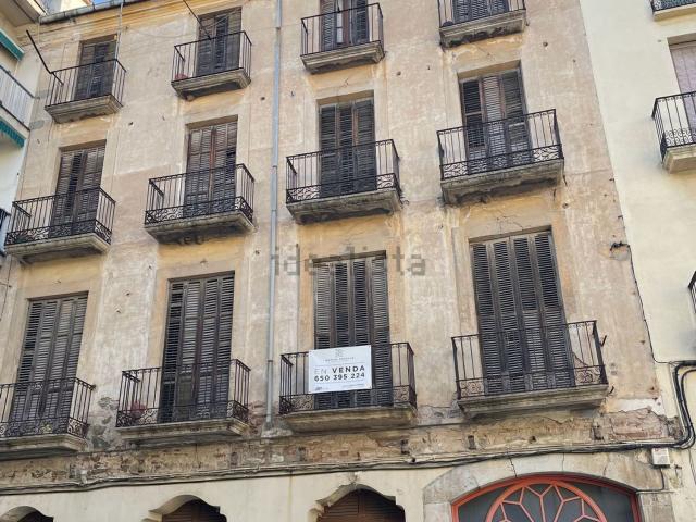 Edificio, Falset
