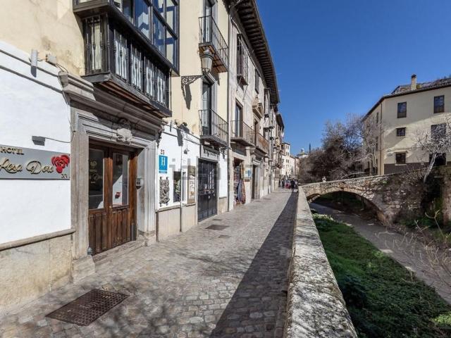 Edificio, Granada