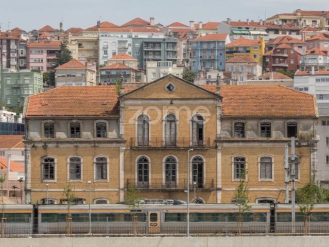 Edifício histórico, emblemático prédio do Grémio Lavoura de Coimbra