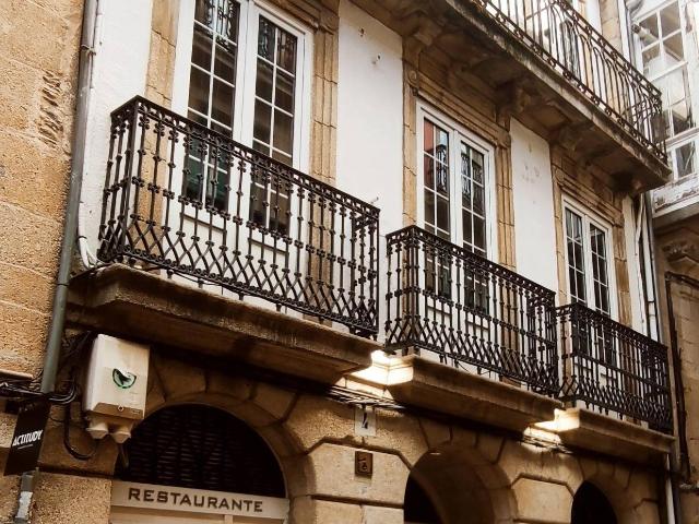 EDIFICIO HISTORICO EN EL CENTRO DE LUGO. ZONA PEATONAL MUY TURÍSTICA