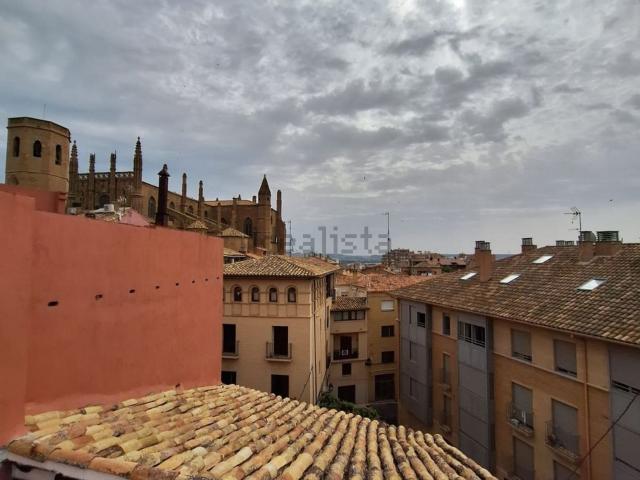 Edificio, Huesca