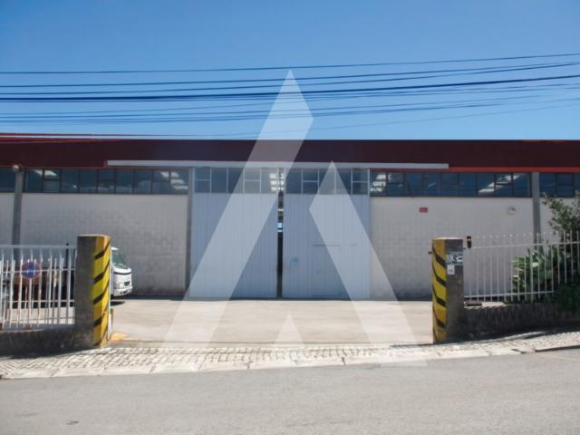 Edifício industrial Multifuncional com 3.100 m² de área coberta e logradouro privado de 3.079 m² para cargas e descargas, em Barcarena Oeiras integra Armazéns, escritórios, cantina, I.S. Opções Venda ou Arrendamento