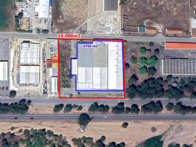 Edifício industrial com 10.000 m² de terreno