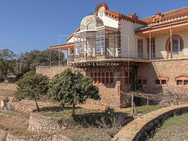 Edificio, Manresa
