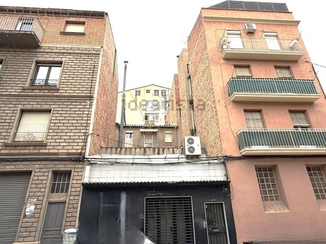 Edificio, Manresa
