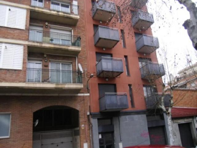 Edificio, Montcada i Reixac