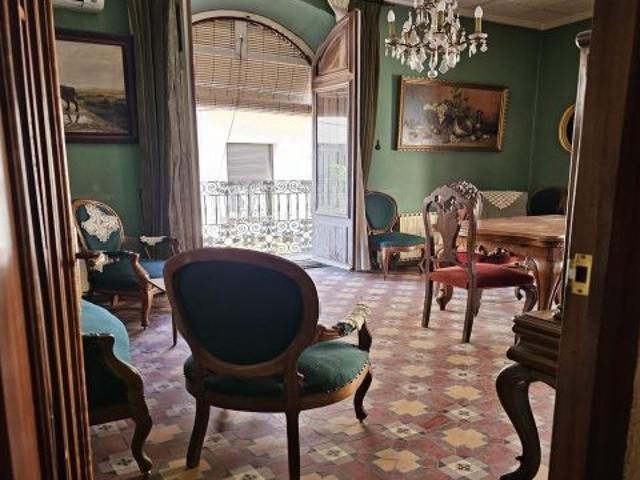 EDIFICIO MODERNISTA EN EL CORAZÓN DE MONOVAR PLAZA DEL AYUNTAMIENTO