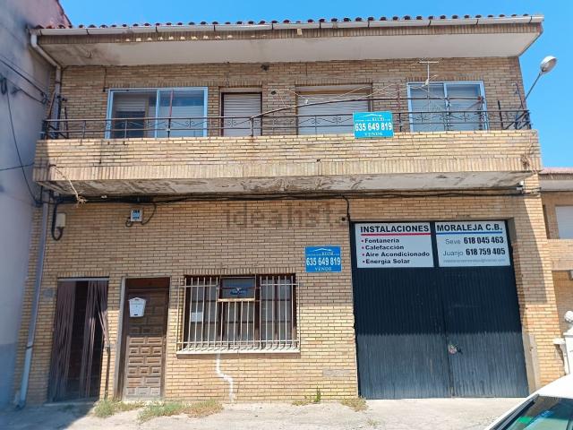 Edificio, Moraleja
