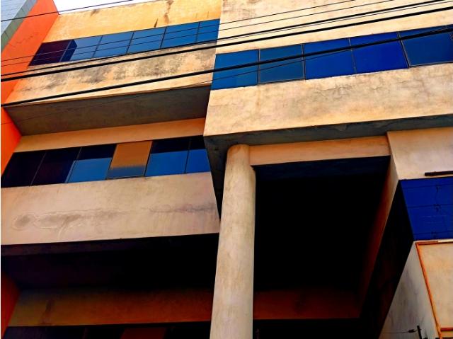 Edificio Obra Gris