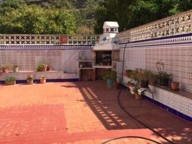 Edificio, Otivar