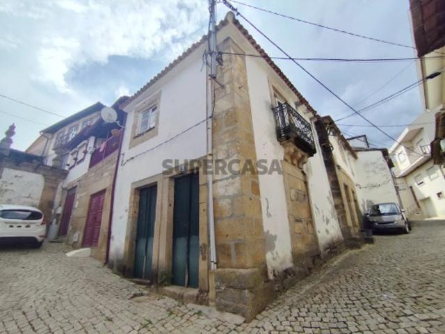 Edifício para Recuperação no Centro de Murça com Vista para a Icónica Porca de Murça