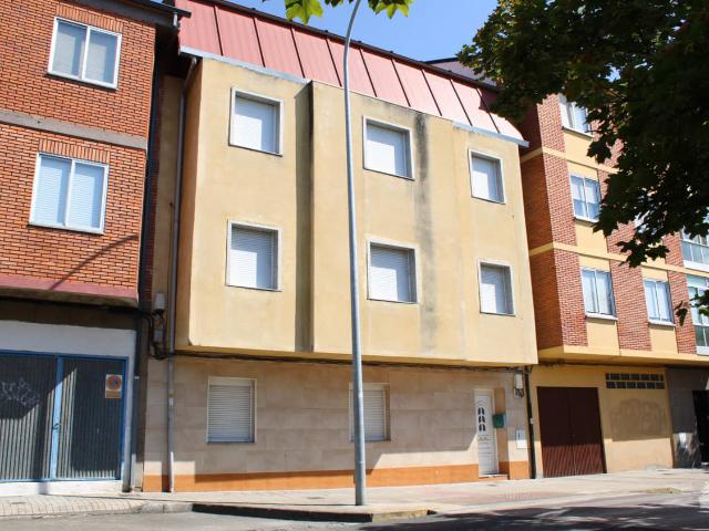 EDIFICIO PARA REFORMAR EN FLORES DEL SIL