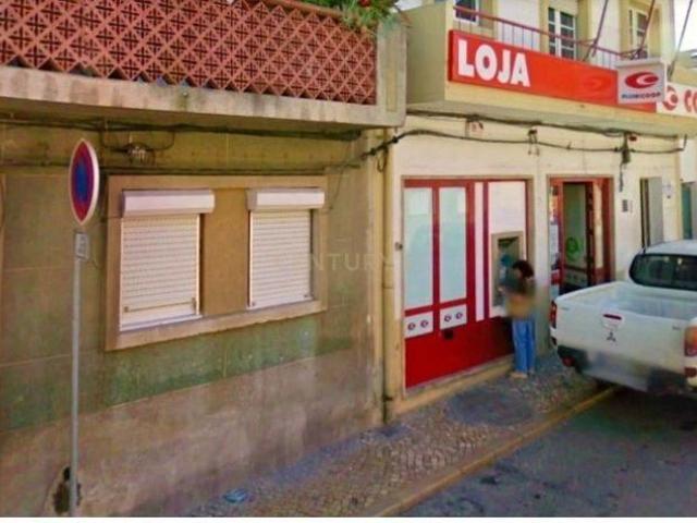 Edificio para Venda 870m2, com Loja Rés do Chão no Centro da Baixa da Banheira