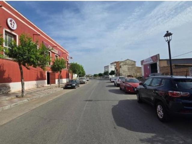 Edificio para vivienda sin terminar en Pilas