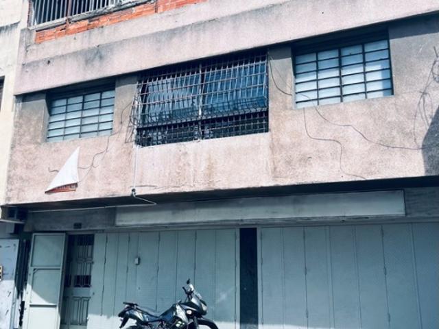 Edificio Parroquia Santa Teresa 450 Mts2