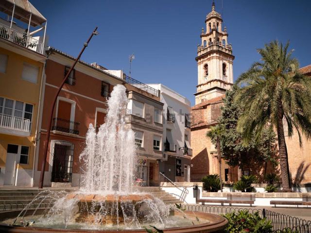 Edificio, Pego