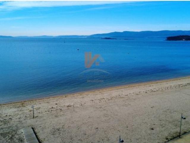EDIFICIO PONIENTE Viviendas en primera línea de playa en Vilagarcía de Arousa