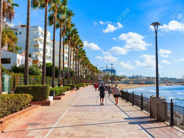 Edificio, Playa Bajadilla Puertos, Marbella