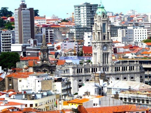Edifício, Prédio devoluto para reabilitar, centro do Porto. Portugal, Baixa do Porto. | 26083824987