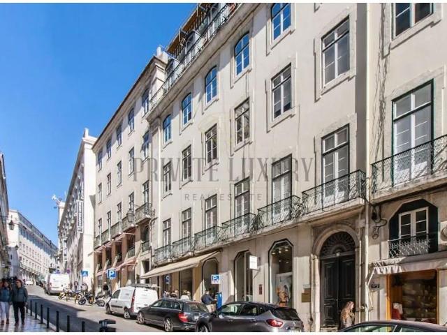 Edifício renovado no Chiado com 8 pisos 0m² Santa maria maior