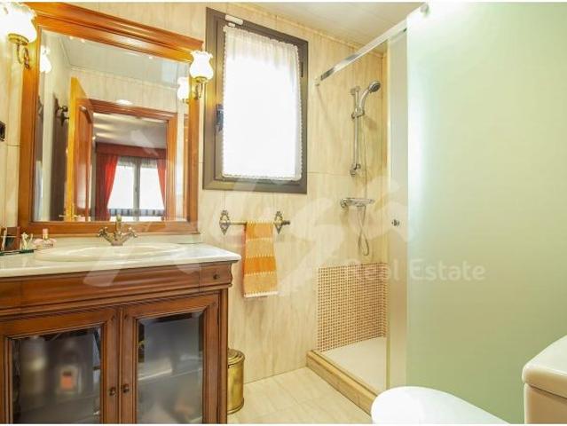 Edificio residencial de propiedad única con amplias terrazas privadas en Barcelona