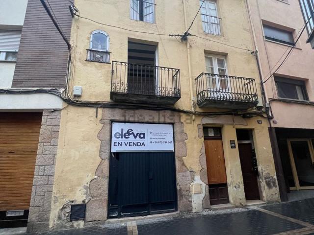 Edificio, Santa Coloma de Farners