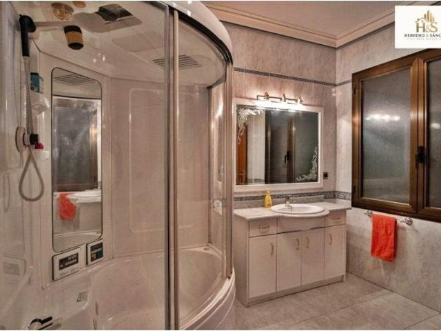 EDIFICIO SEÑORIAL EN VENTA – CALLE SANTA ROSALÍA – NOVELDA