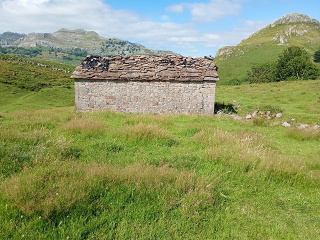 Edificio singular en Venta en San Roque De Riomiera Cantabria