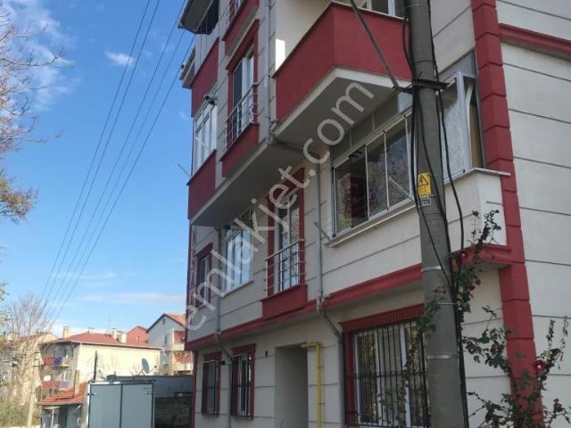 Edirne Özsoy Emlak'dan Merkezde Eşyalı Kiralık 2+1 Temiz Daire
