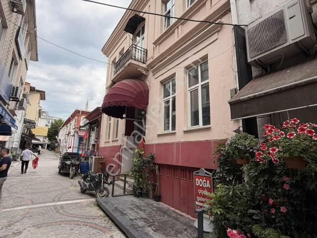 Edirne Mithatpaşa Mah. Tarihi Kiralık 3 Katlı İş Yeri