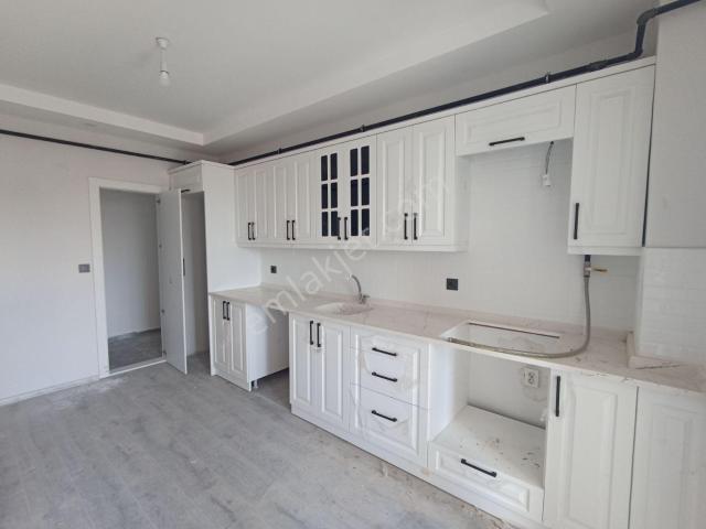 Edis Emlak'tan Kiralık Bafra Mevlanada 3+1 135 Metrekare Daire