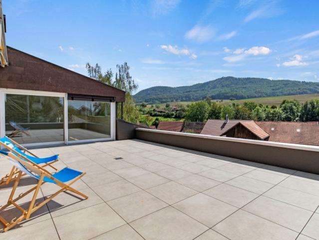 Edle 4.5 Zi. Terrassenwohnung mit schöner Aussicht