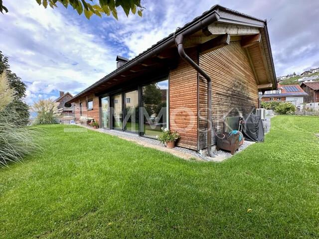 Edler Bungalow voll unterkellert inkl. Garage