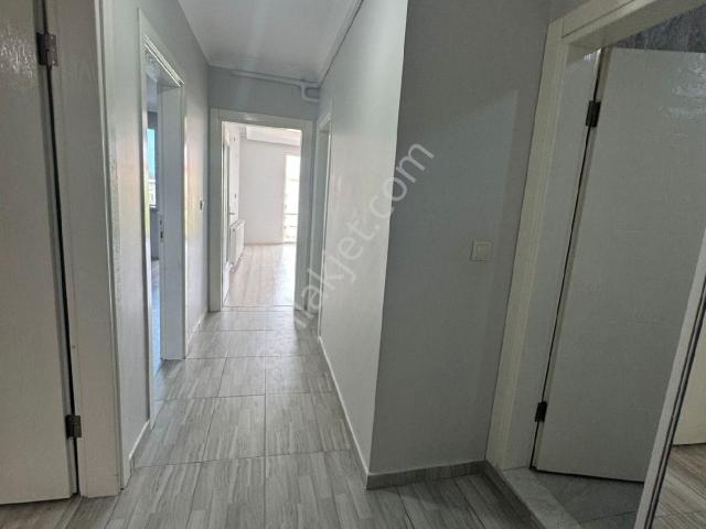 Edremit Cumhuriyet'de Arakat 2+1 Doğalgazlı Kiralık Daire