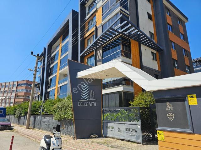 Edremit Cennetayağı Dolce Vita Sitesi’nde Satılık Lüks 2+1 Daire