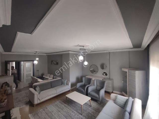 Edremit Cennetayağında 2+1 Daire İle Takaslı Geniş