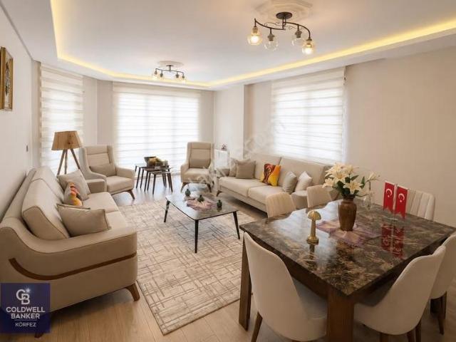 Edremit Kadıköyde Çanakkale Asfaltı Üzerinde 130 M² Geniş Daire