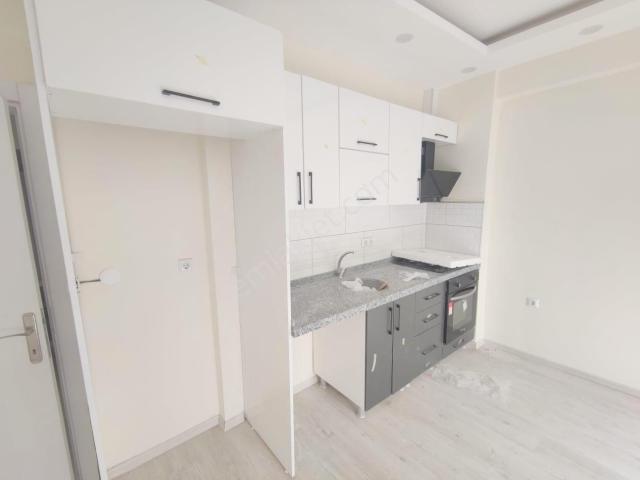 edremit'te Ebeveyn Banyolu Arakat Geniş 1+1 Daire Fırsatı