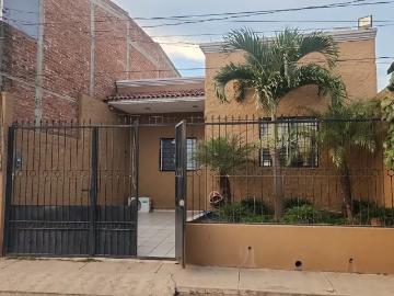 Eduardo Vargas Vende Casa en Autlán de Navarro Centro, Jalisco Amplia y Bien Ubicada