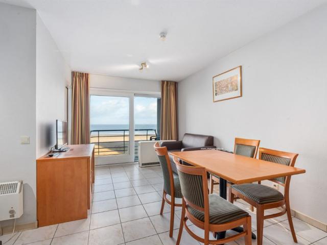 Eén slaapkamer appartement met frontaal zeezicht