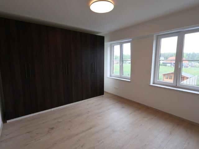 Een ruime nieuwbouwwoning met 3 slaapkamers, terras, tuin en garage