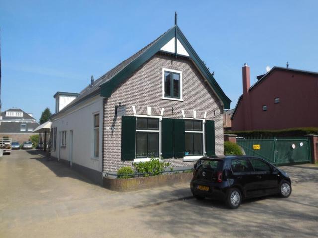 Eengezinswoning, 2 onder 1 kapwoning te huur in Baarn