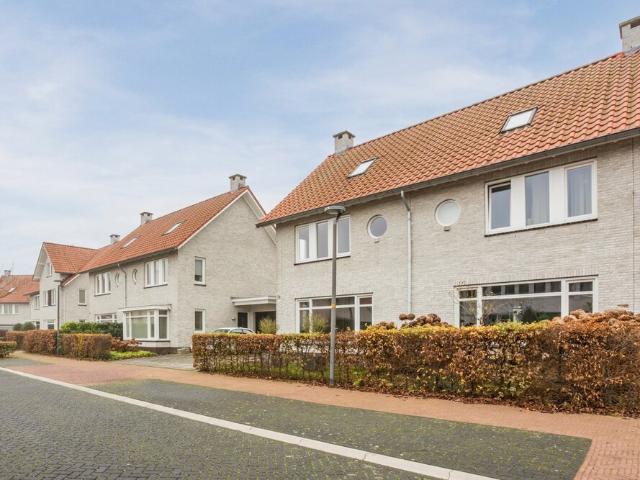 Eengezinswoning, 2 onder 1 kapwoning te huur in Borne