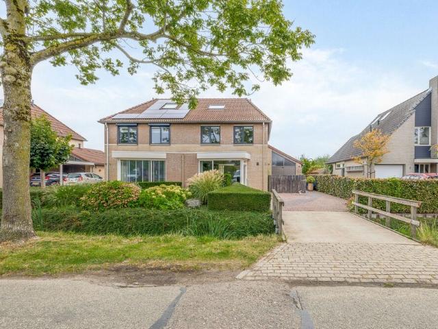 Eengezinswoning, 2 onder 1 kapwoning te huur in Hurwenen