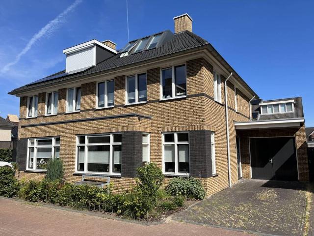 Eengezinswoning, 2 onder 1 kapwoning te huur in Houten