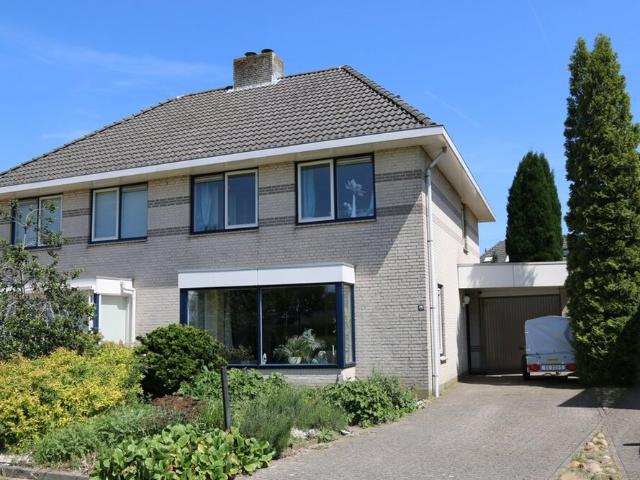 Eengezinswoning, 2 onder 1 kapwoning te huur in Tiel