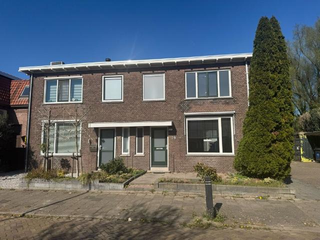Eengezinswoning, 2 onder 1 kapwoning te huur in Zwijndrecht
