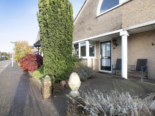 Eengezinswoning, geschakelde 2 onder 1 kapwoning te huur in Naarden