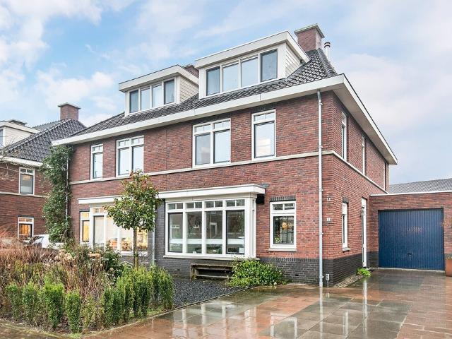 Eengezinswoning, geschakelde 2 onder 1 kapwoning te huur in Gouda
